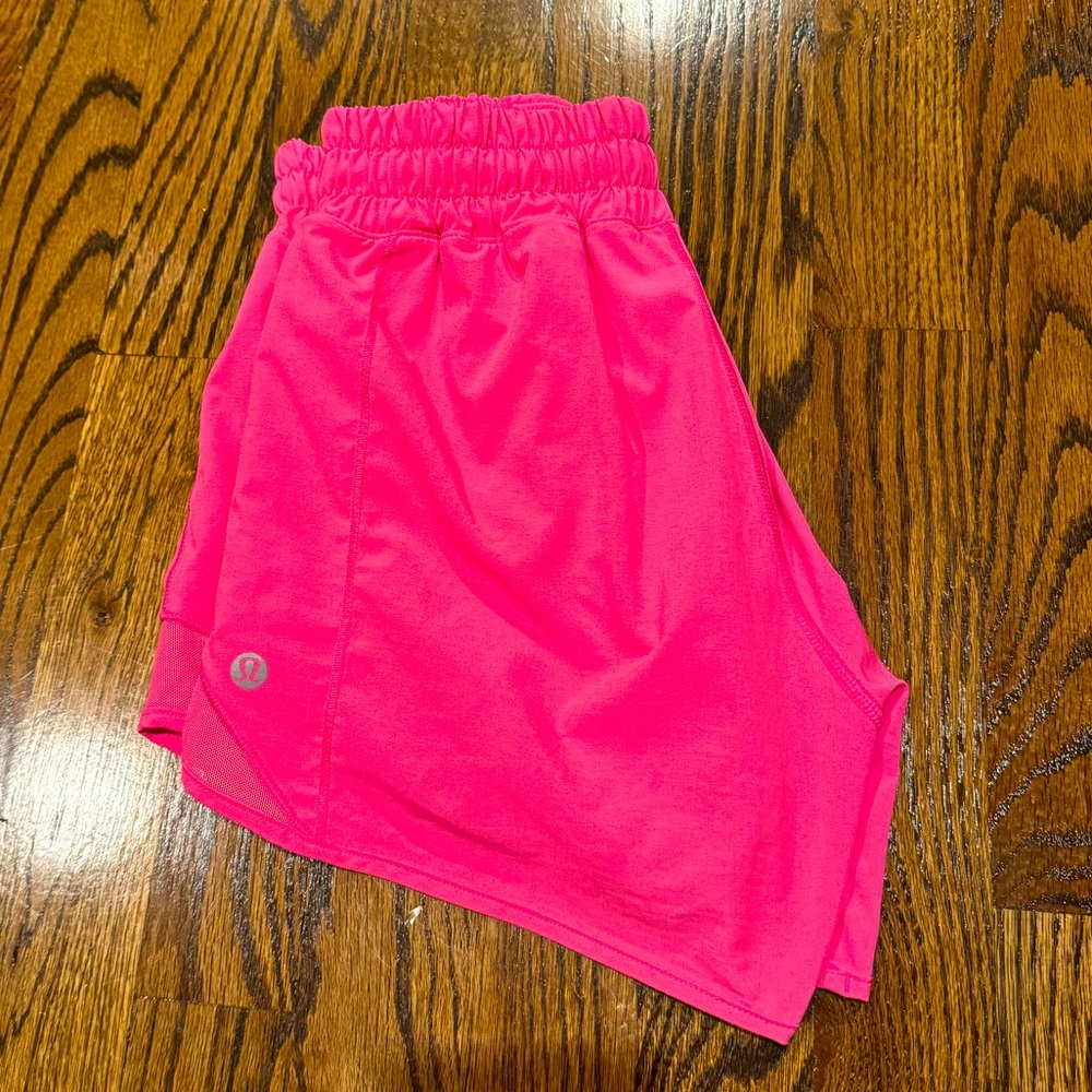 Lululemon Hotty Hot shorts, size 4, excellent condition. 4” length.
